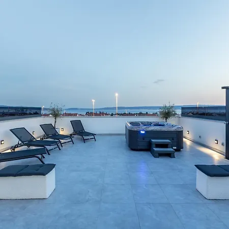 Scenic Kastel Luksic - Two Bedroom Kaštela