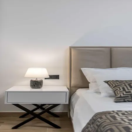 Scenic Kastel Luksic - Two Bedroom Διαμέρισμα Kaštela