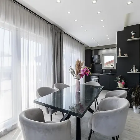 Διαμέρισμα Scenic Kastel Luksic - Two Bedroom Kaštela