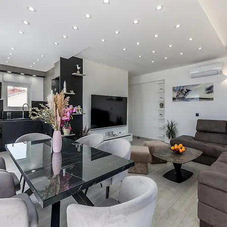 Scenic Kastel Luksic - Two Bedroom * Kaštela