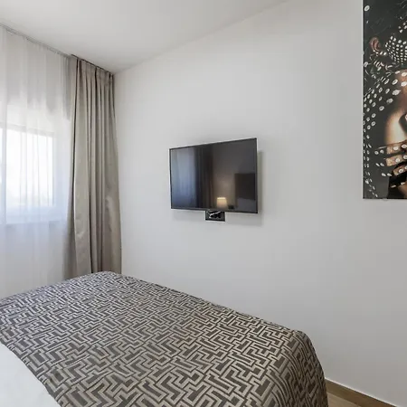 Scenic Kastel Luksic - Two Bedroom