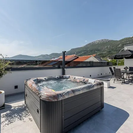 Διαμέρισμα Scenic Kastel Luksic - Two Bedroom