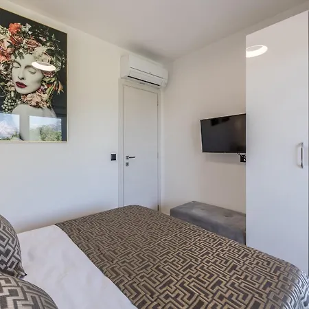 Διαμέρισμα Scenic Kastel Luksic - Two Bedroom Kaštela