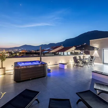 Scenic Kastel Luksic - Two Bedroom Διαμέρισμα Kaštela