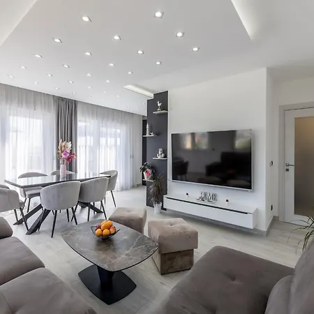 Διαμέρισμα Scenic Kastel Luksic - Two Bedroom Kaštela
